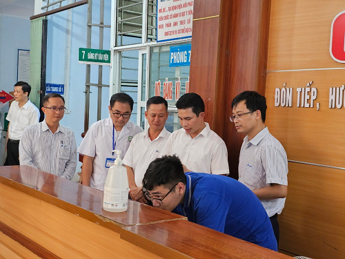 VNPT đồng hành cùng ngân hàng Agribank Bắc Giang triển khai dịch vụ thu hộ viện phí không dùng tiền mặt